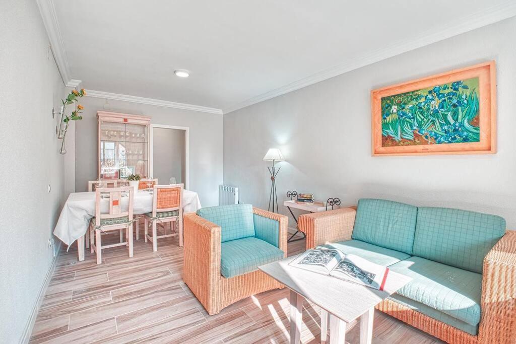 Apartamento New Folch Sevilla B ภายนอก รูปภาพ