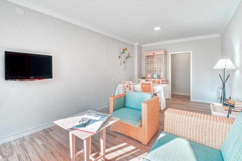 Apartamento New Folch Sevilla B ภายนอก รูปภาพ